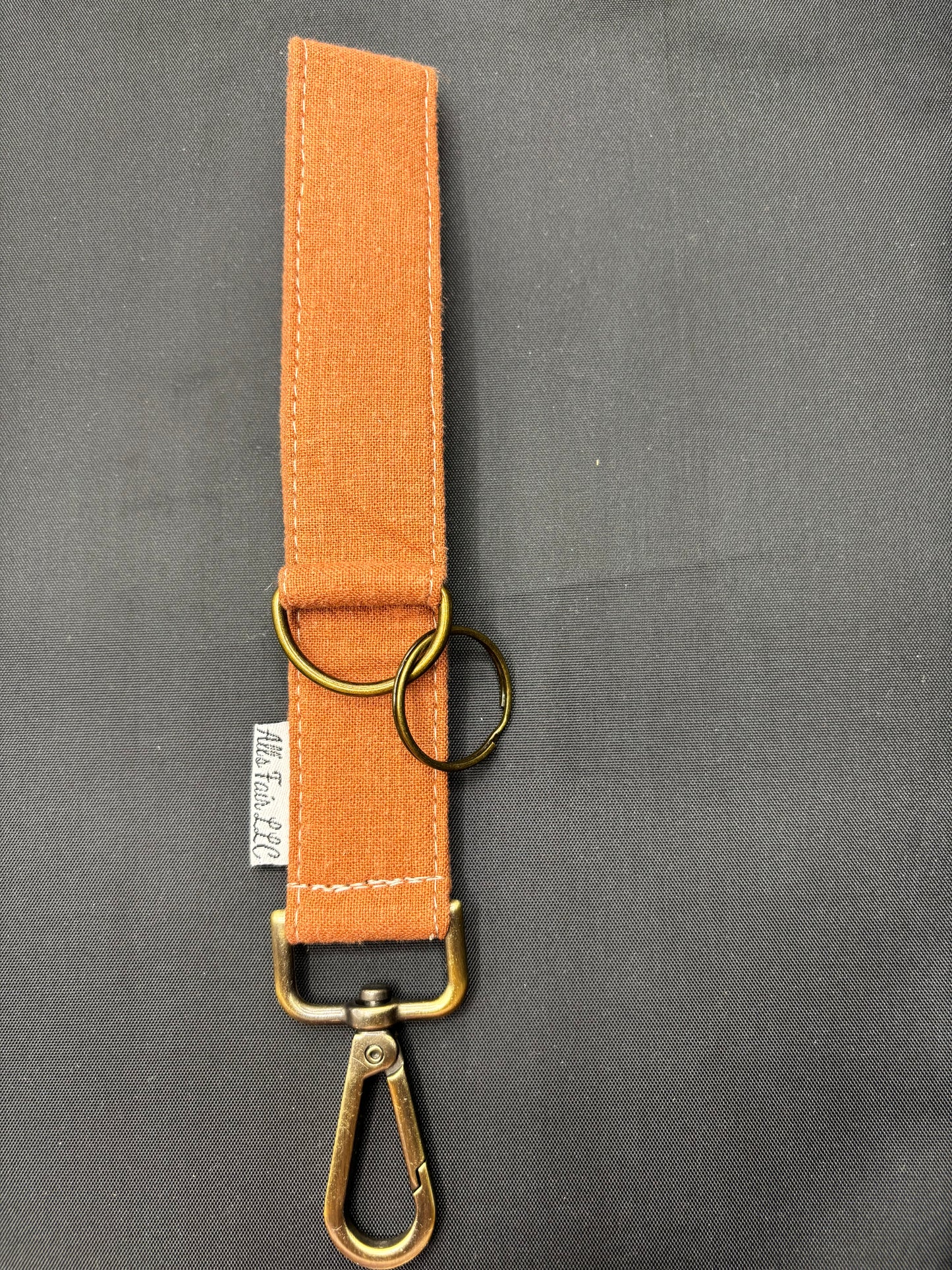 H&P Twin Loop keychain