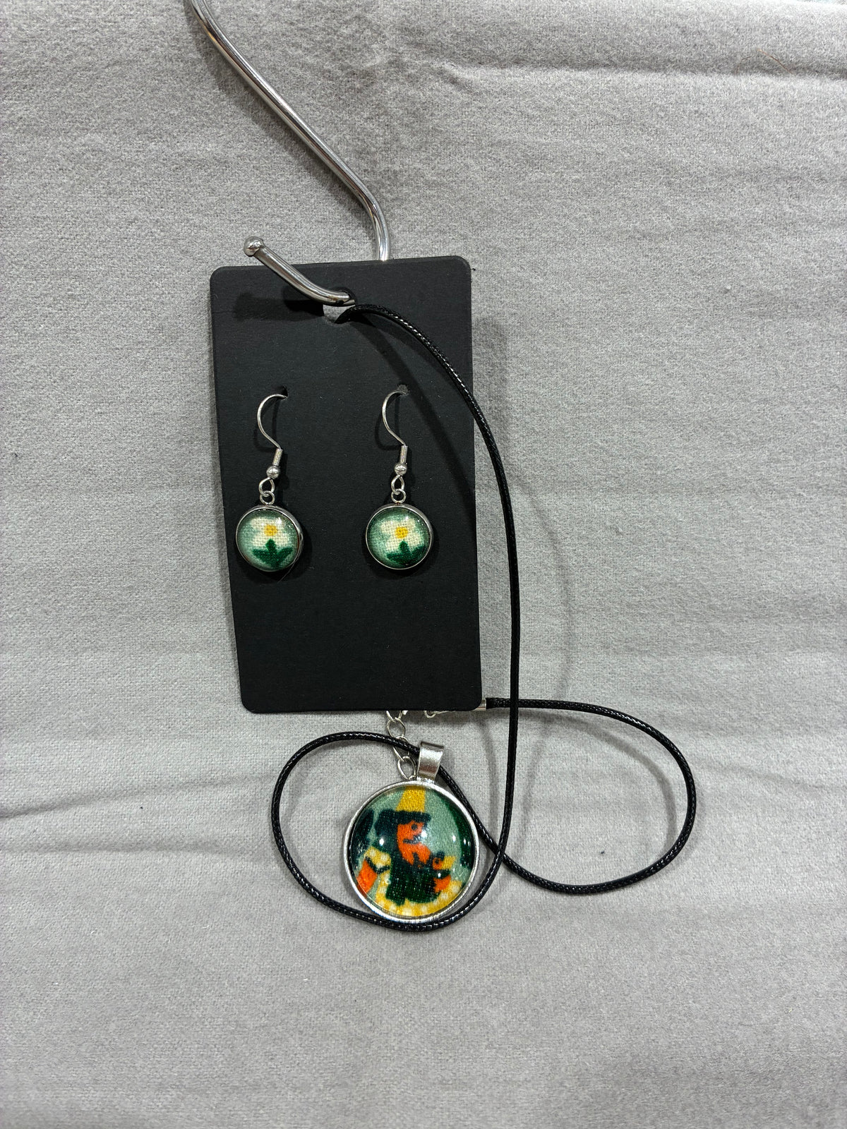 H&P Fabric Resin Necklace & Earrings Set