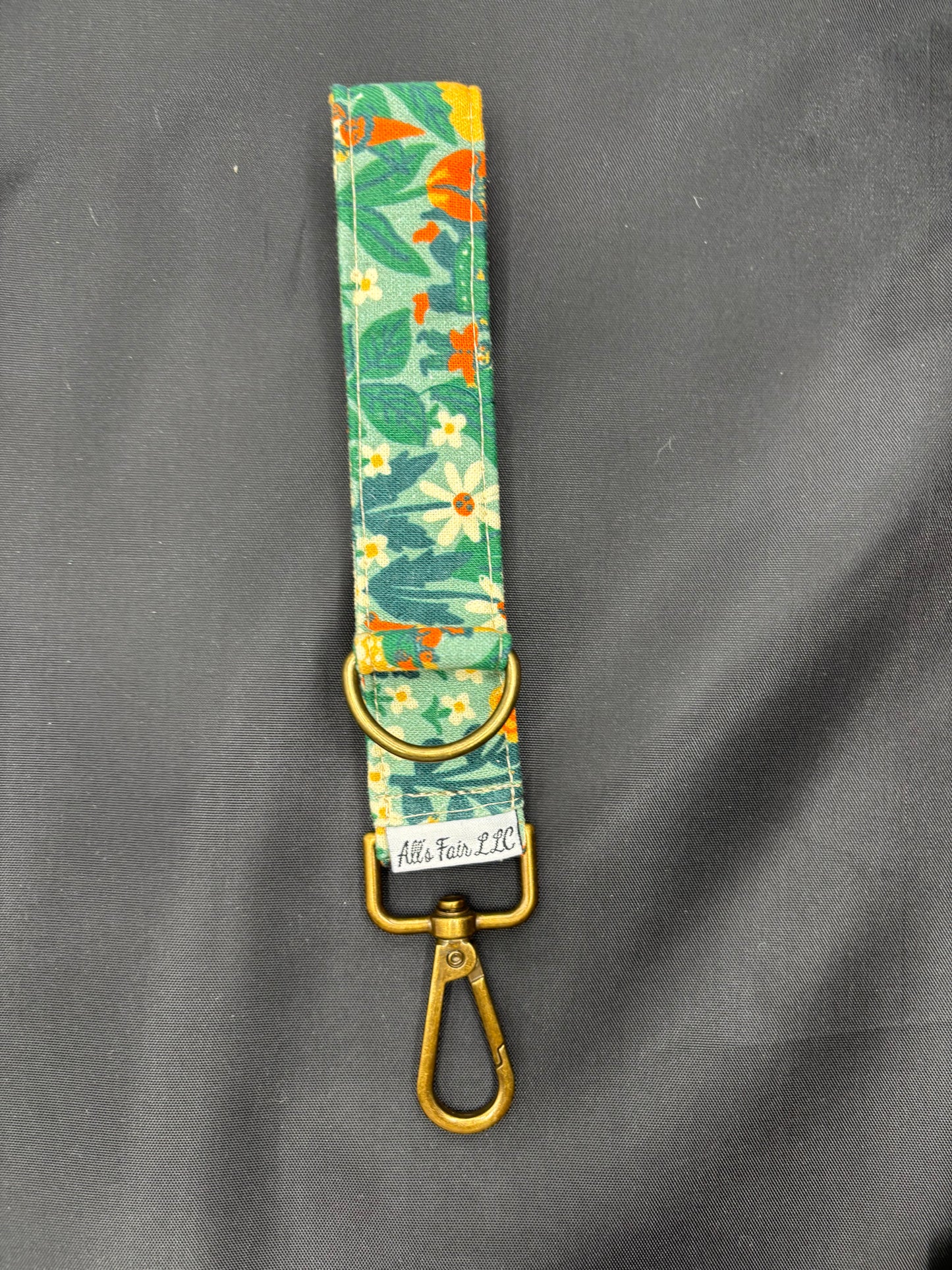 H&P Twin Loop keychain