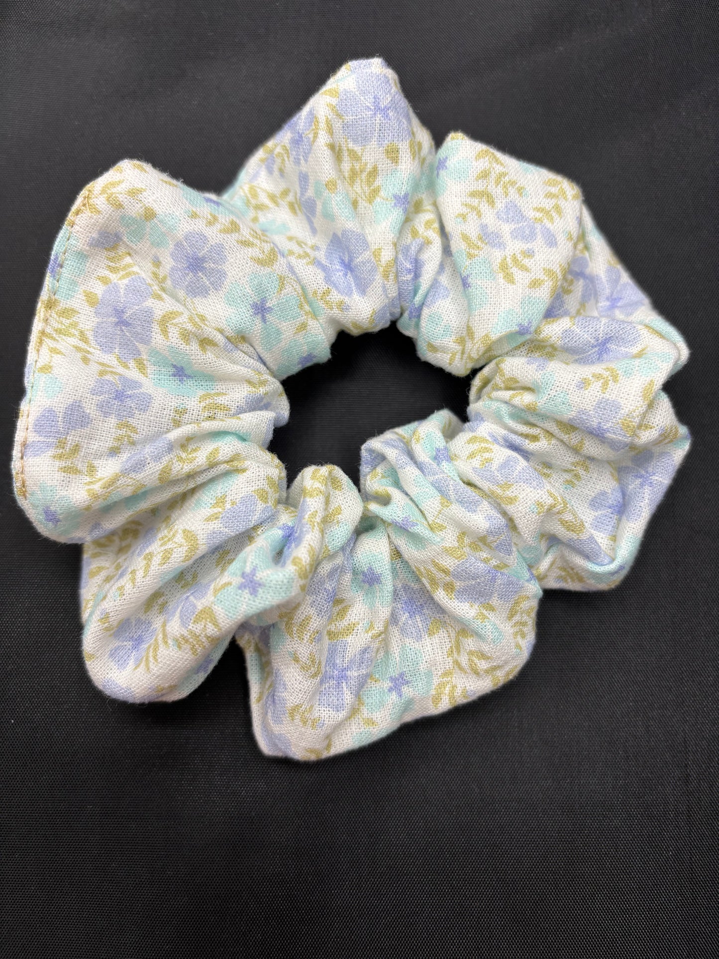 H&P Scrunchie