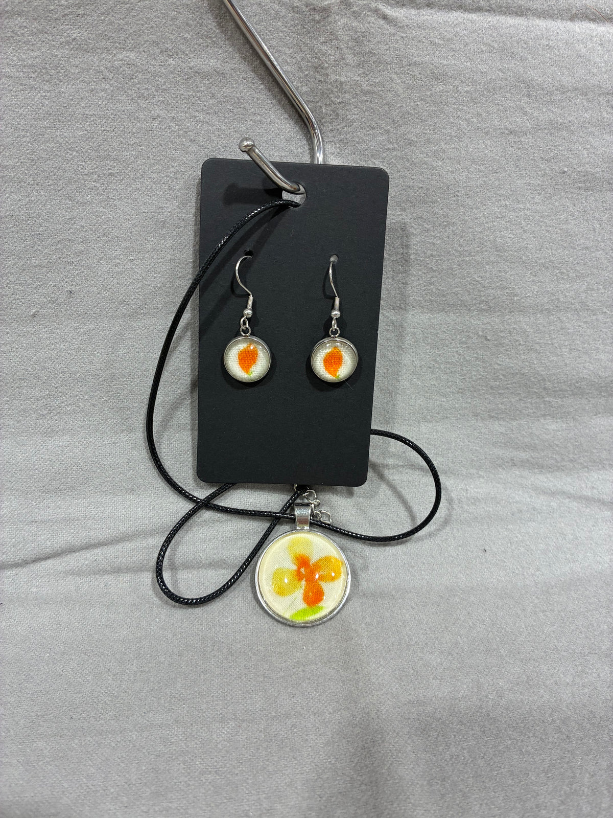 H&P Fabric Resin Necklace & Earrings Set