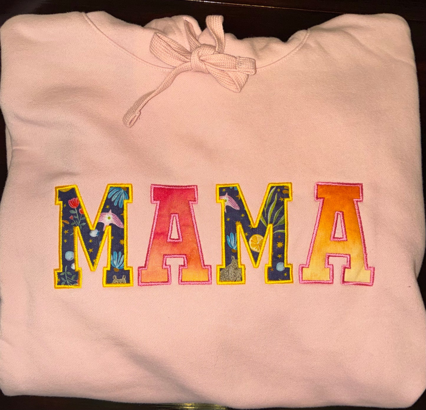 MAMA Sweatshirts