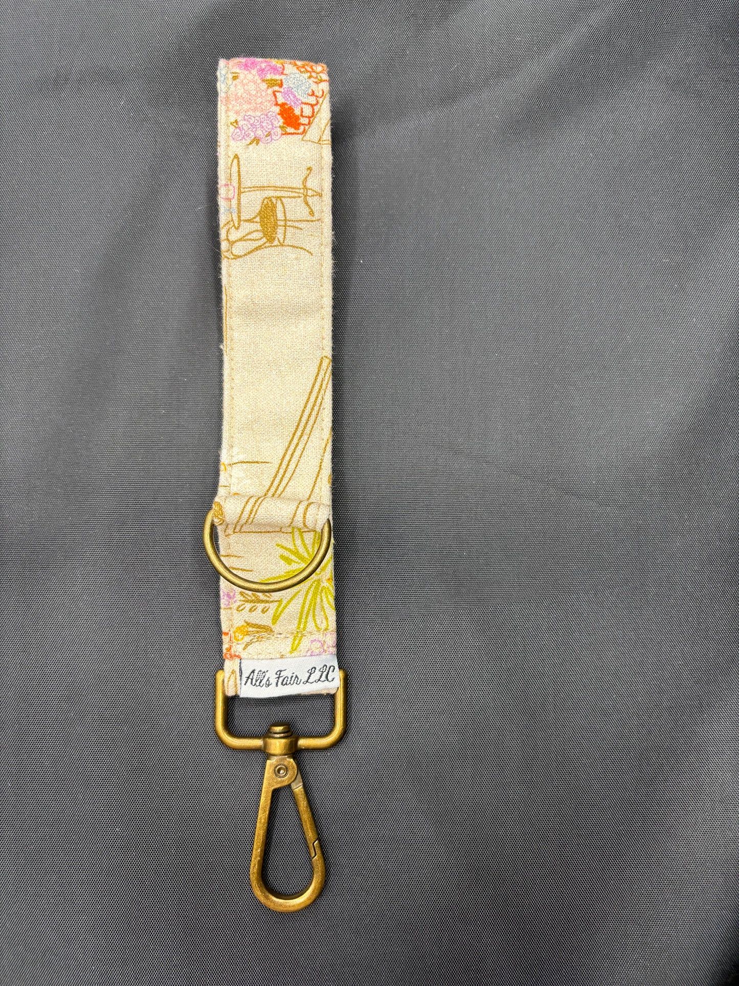 H&P Twin Loop keychain