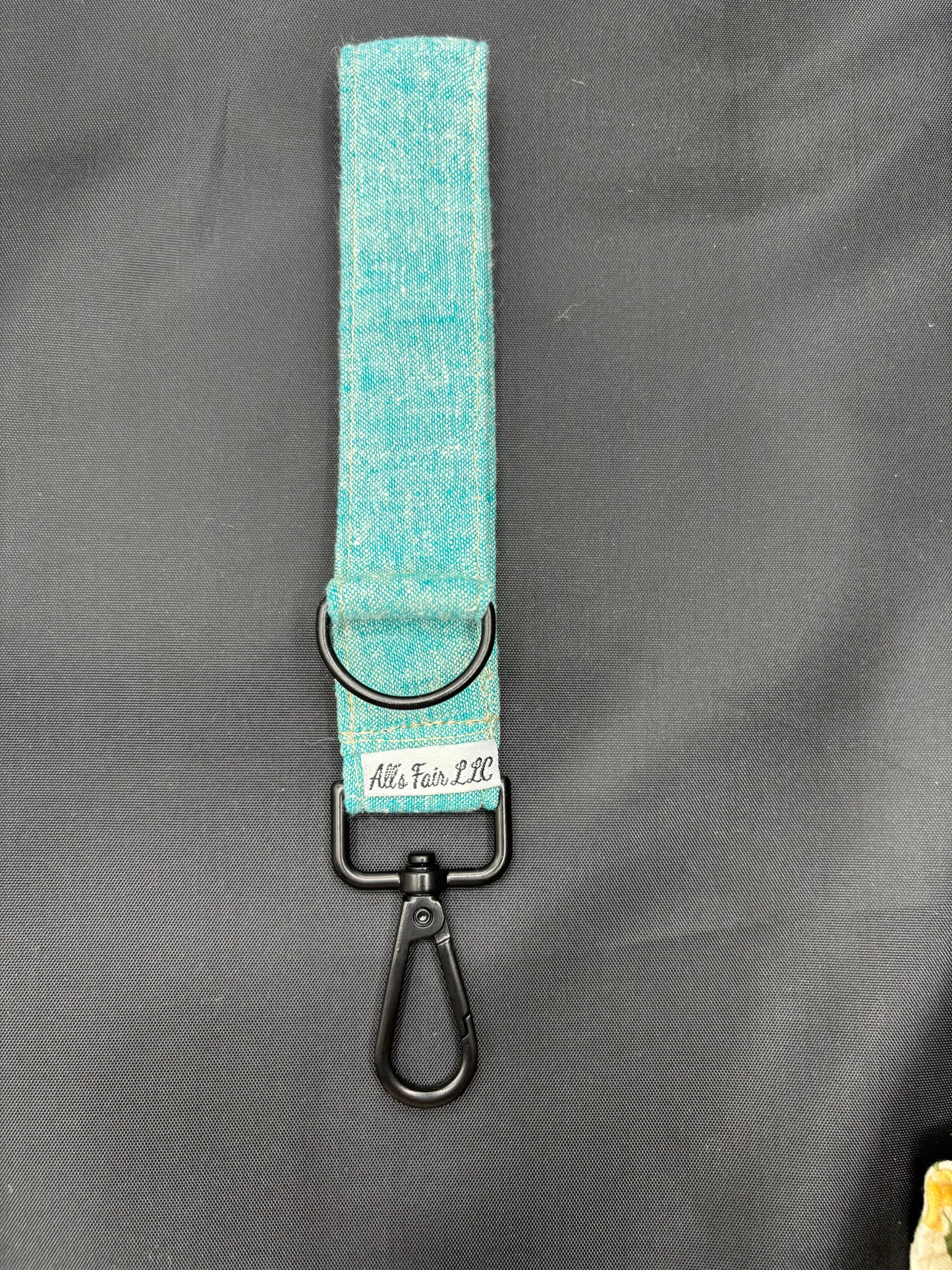 H&P Twin Loop keychain