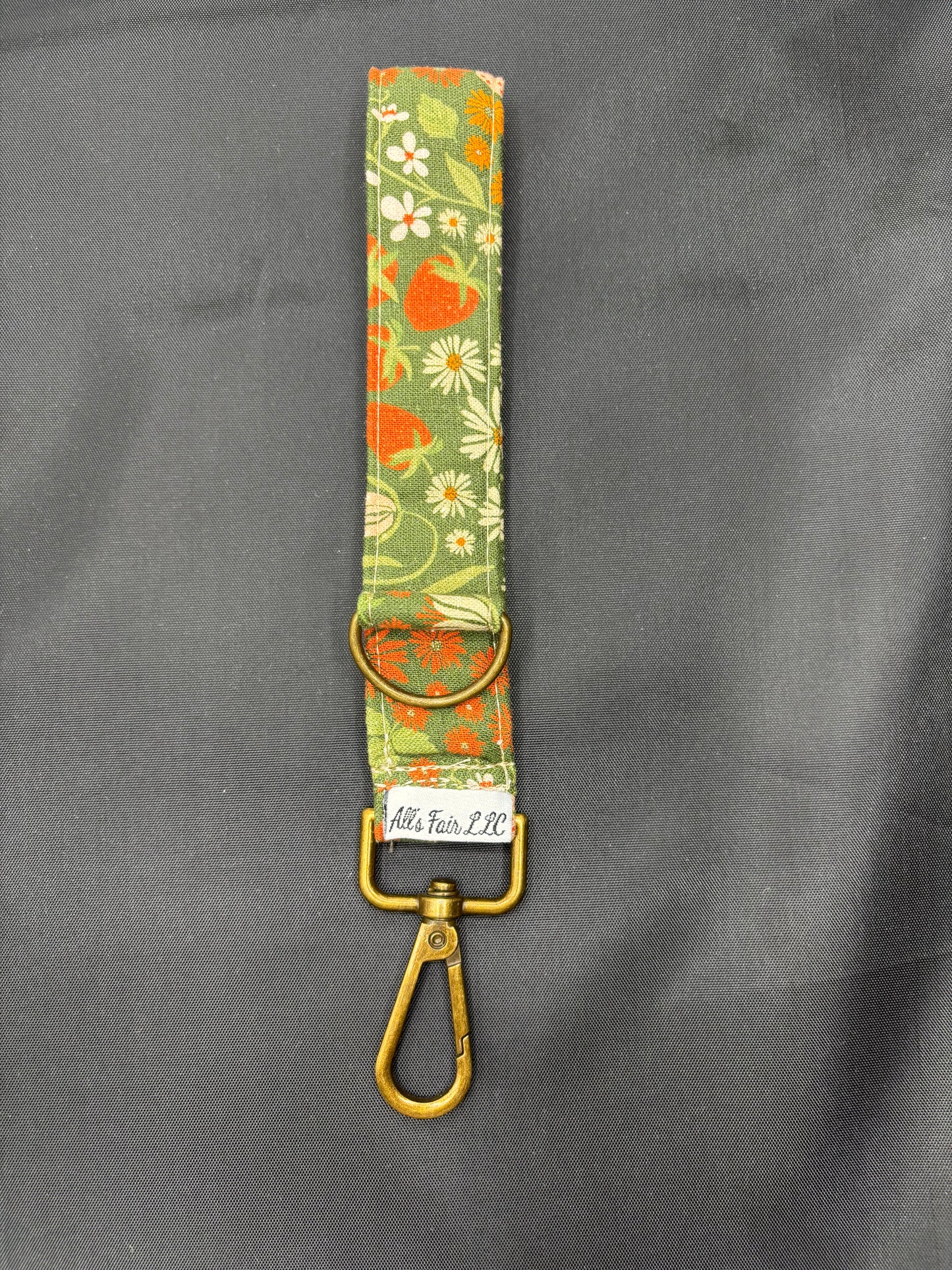 H&P Twin Loop keychain