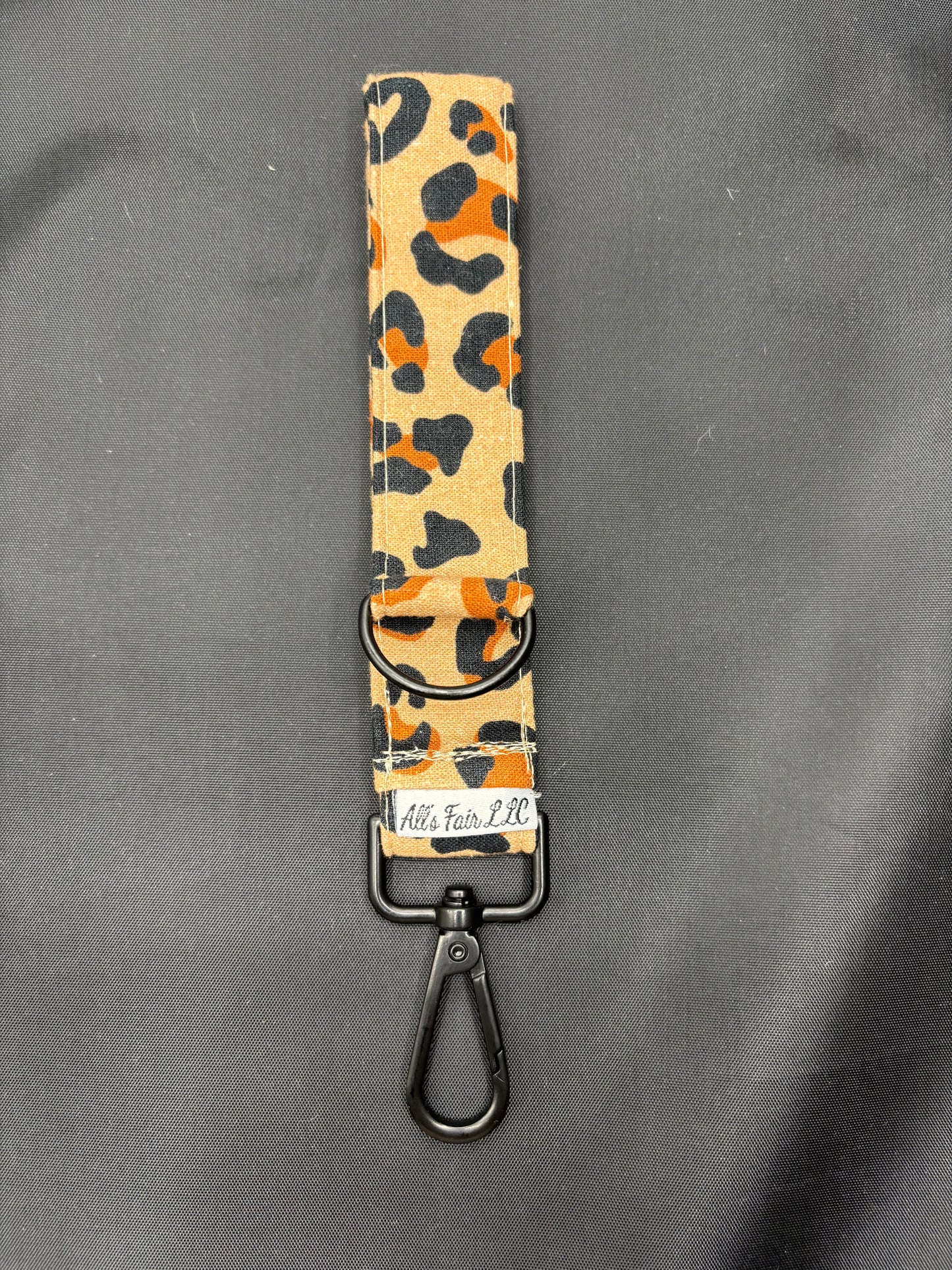 H&P Twin Loop keychain