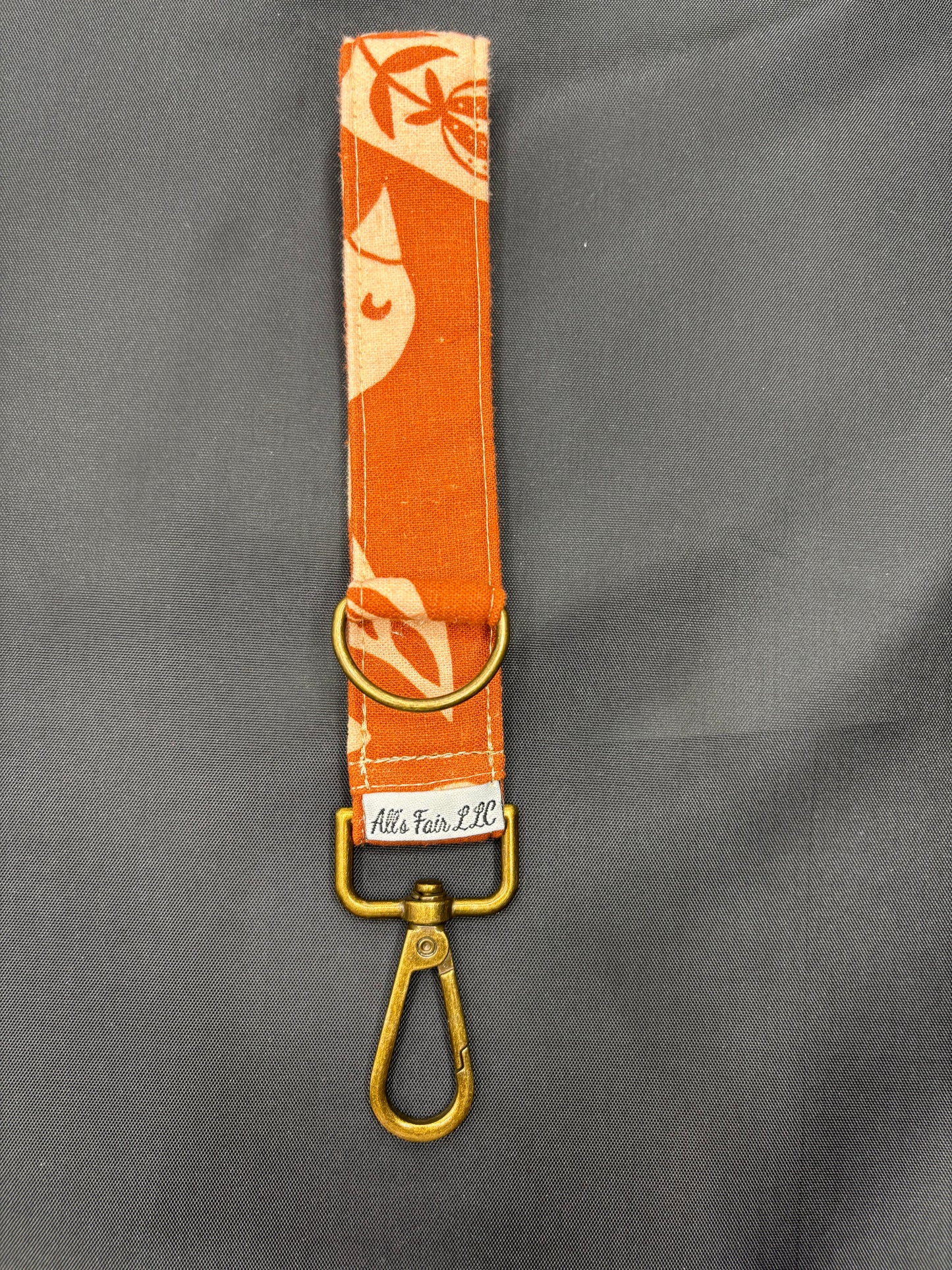 H&P Twin Loop keychain