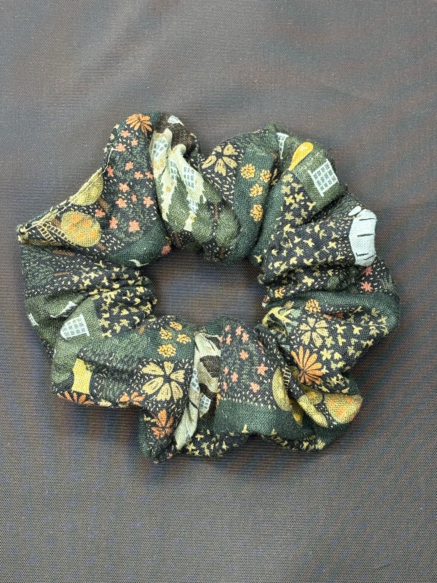 H&P Scrunchie